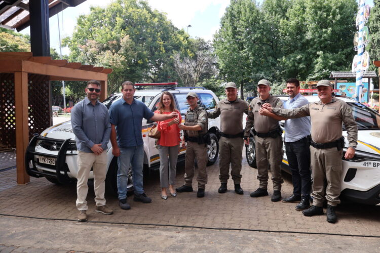 Entrega das viaturas - Créd. Gian Baum - Comunicação PMNP (4)