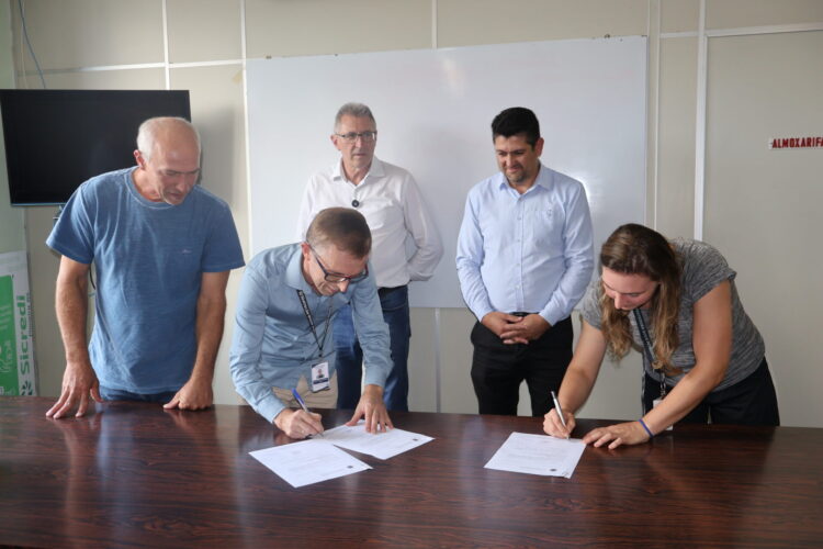 Entrega de emendas para Agricultura e Saúde - 13.03.2026 - Gian Baum (4)