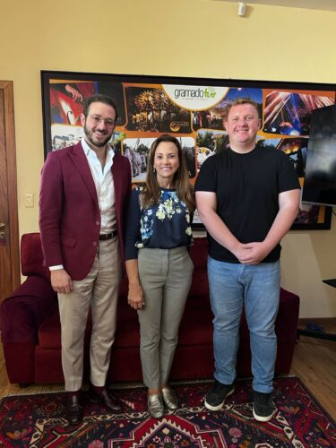 Eventos Esportivos Secretário de Turismo, Ricardo Bertolucci, presidente da Gramadotur Rosa Helena Volk e o secretário de Esporte, Lucas Roldo