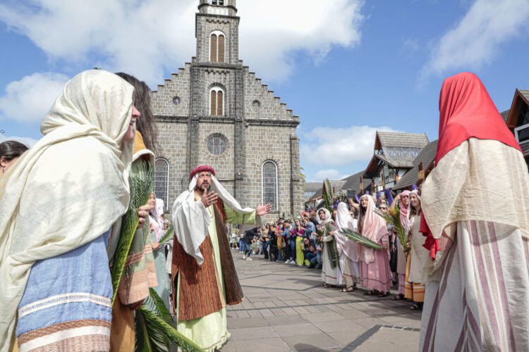 02_04_2023_ Pascoa em Gramado e Gramado Aleluia 2023 - Procissao de Ramos. Foto Cleiton Thiele/SerraPress